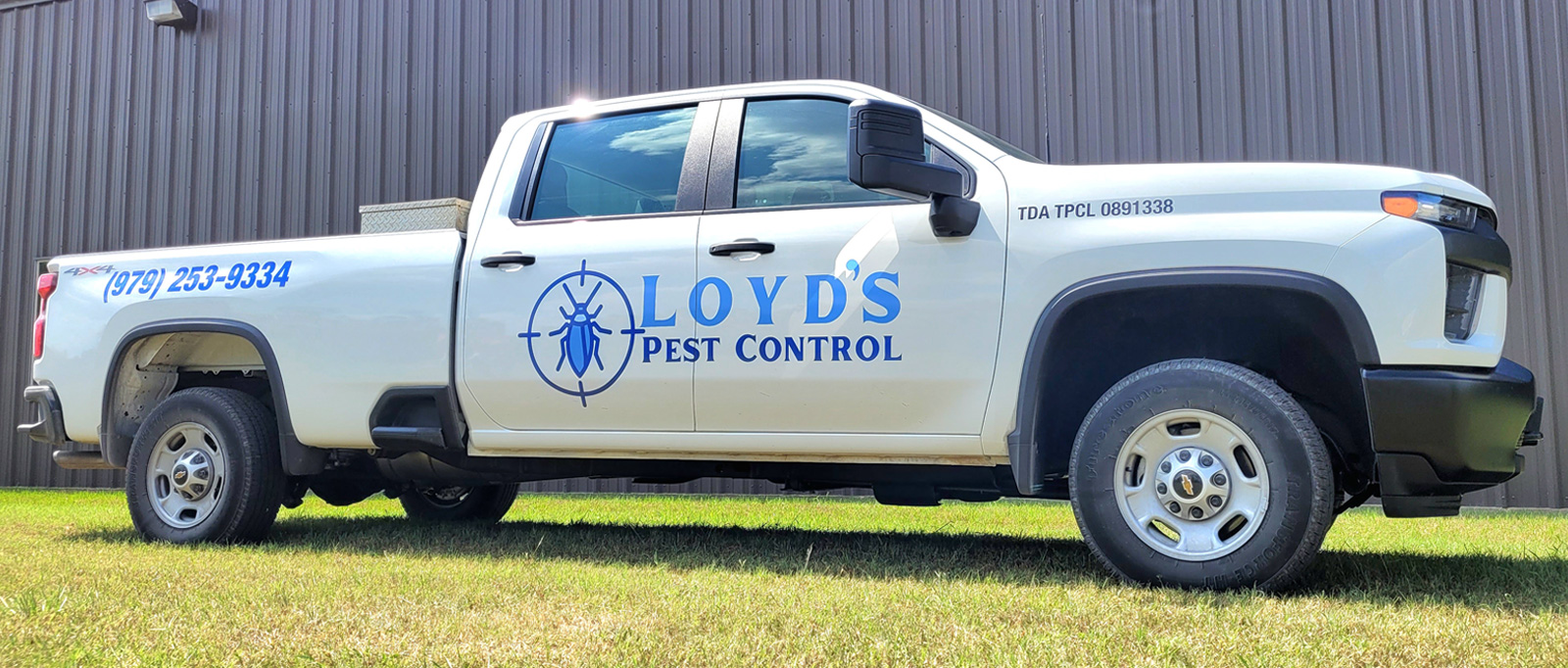 Loyd's Pest Control Truck